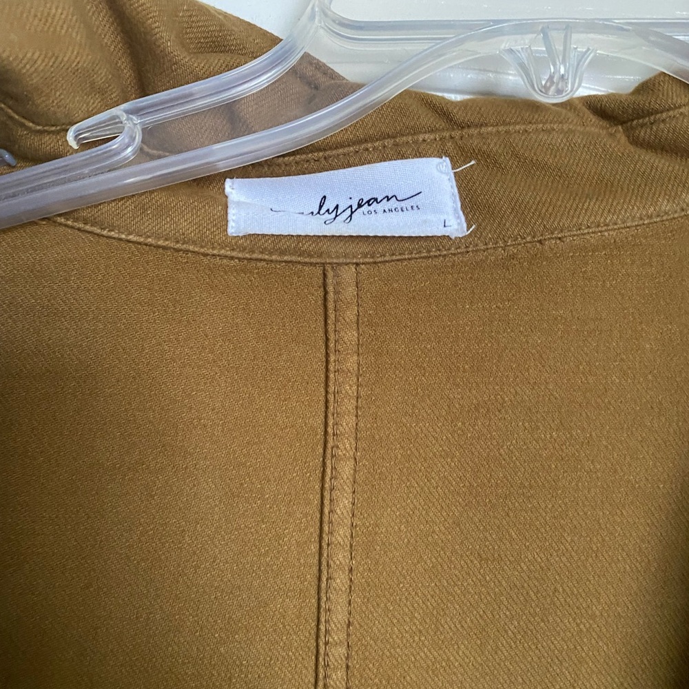 Carly Jean Los Angeles soft shacket. - Picture 2 of 4